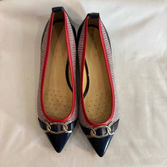 GEOX Sz 8.5 Flats Loafers Pointy Toe Mixed Media Stripes Petent Gold Tone Accent - Picture 3 of 8